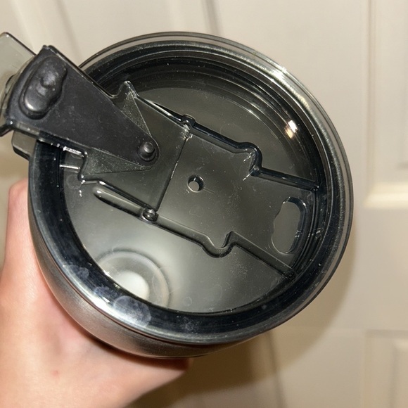 Ozark Trail 20oz Double wall vacuum sealed stainless steel bottle - Picture 4 of 6